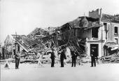 Cinéma Le Trianon après les bombardements alliés en avril 1944