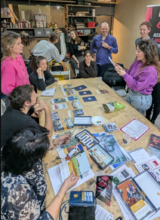 Affiche du film DÉTECTEURS DE MYTHOS : À L'ATTAQUE DES FAKE NEWS